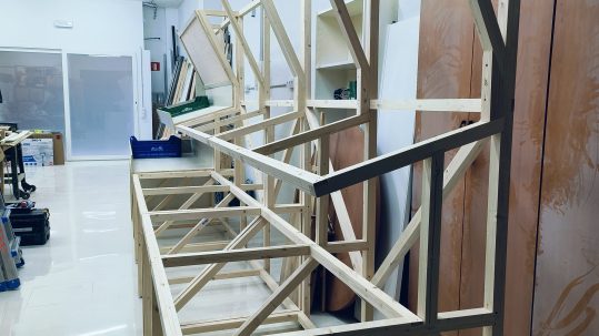 Marco de expositor de frutas y verduras, solo el esqueleto